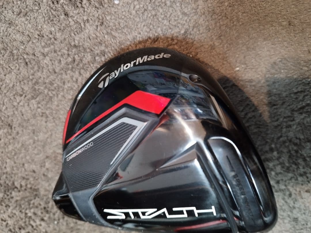 TaylorMade Stealth 9.0° ドライバーヘッドとヘッドカバー