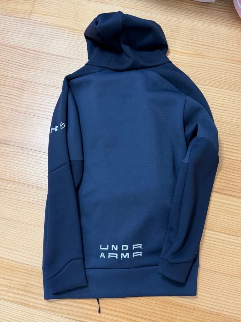UNDER ARMOR上下