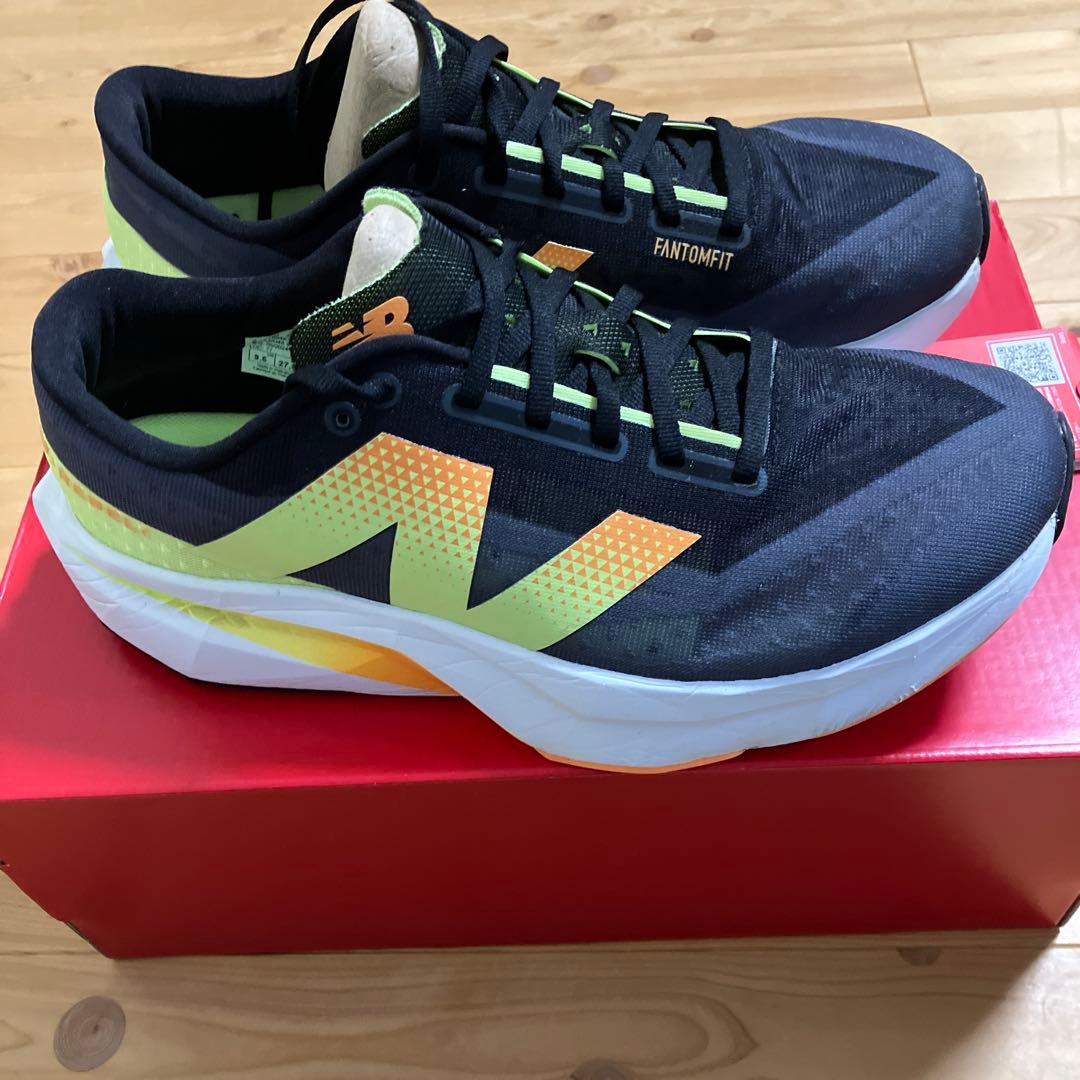 New Balance Rebel V4 ランニングシューズ