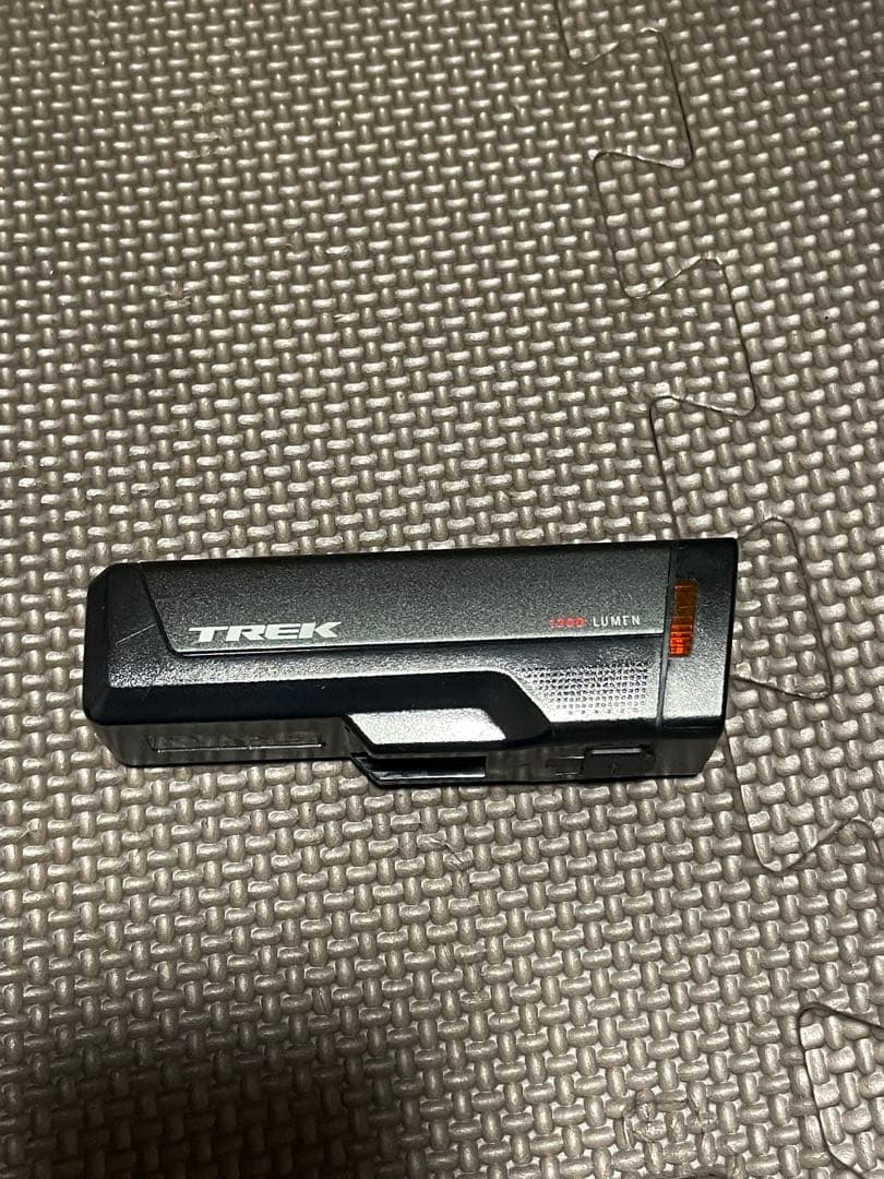 TREK Ion Pro RT フロントバイクライト　トレック　ボントレガー