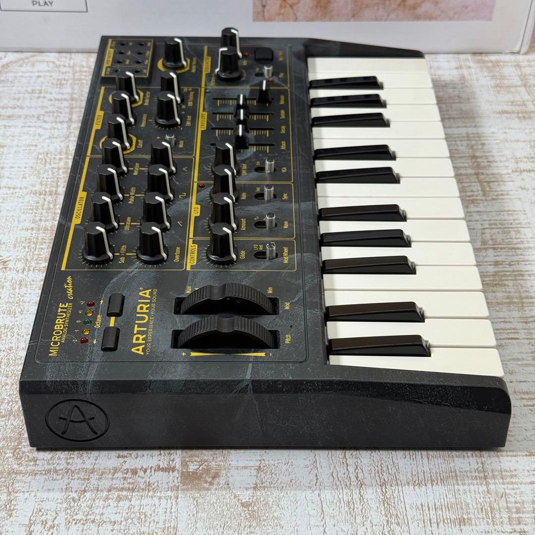 ARTURIA MICROBRUTE creation (数量限定モデル)