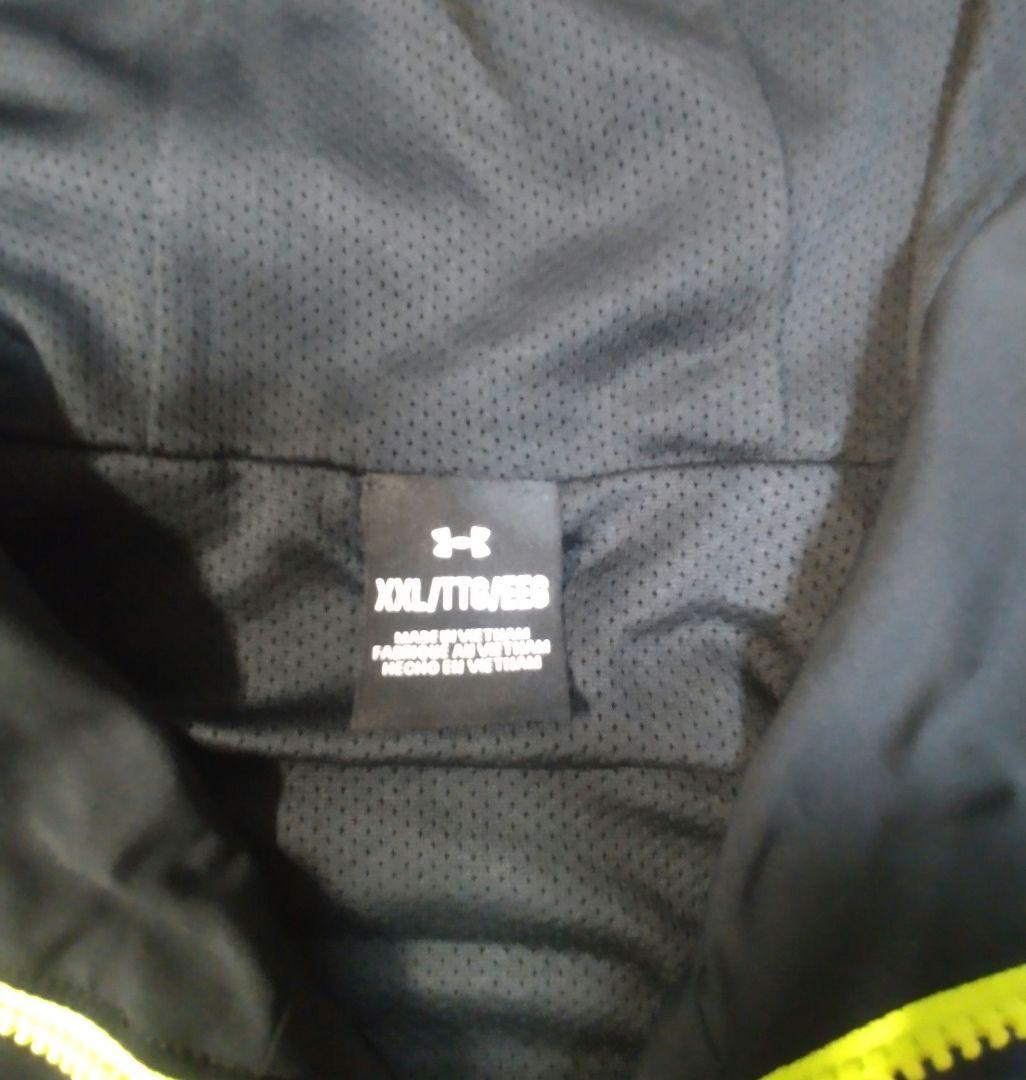 Under Armour フード付きジャケット 2XL