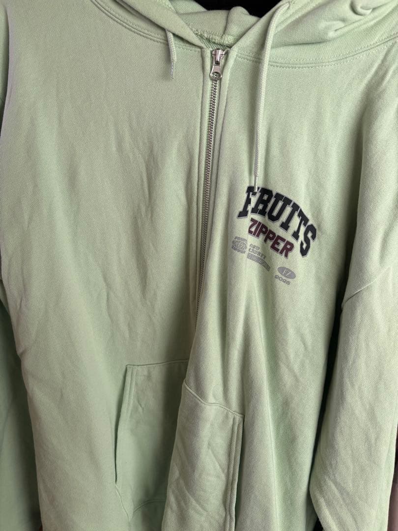 FRUITSZIPPER 櫻井優衣 パーカー