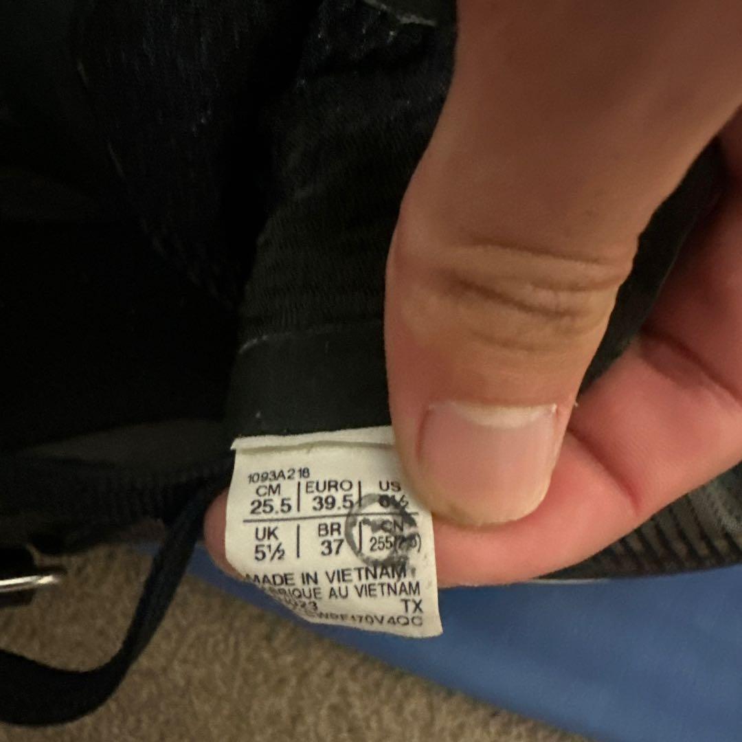 ASICS スパイクシューズ ブラック/グレー