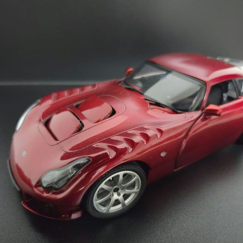 jadi TVR サグリス　1/18 ジャンク