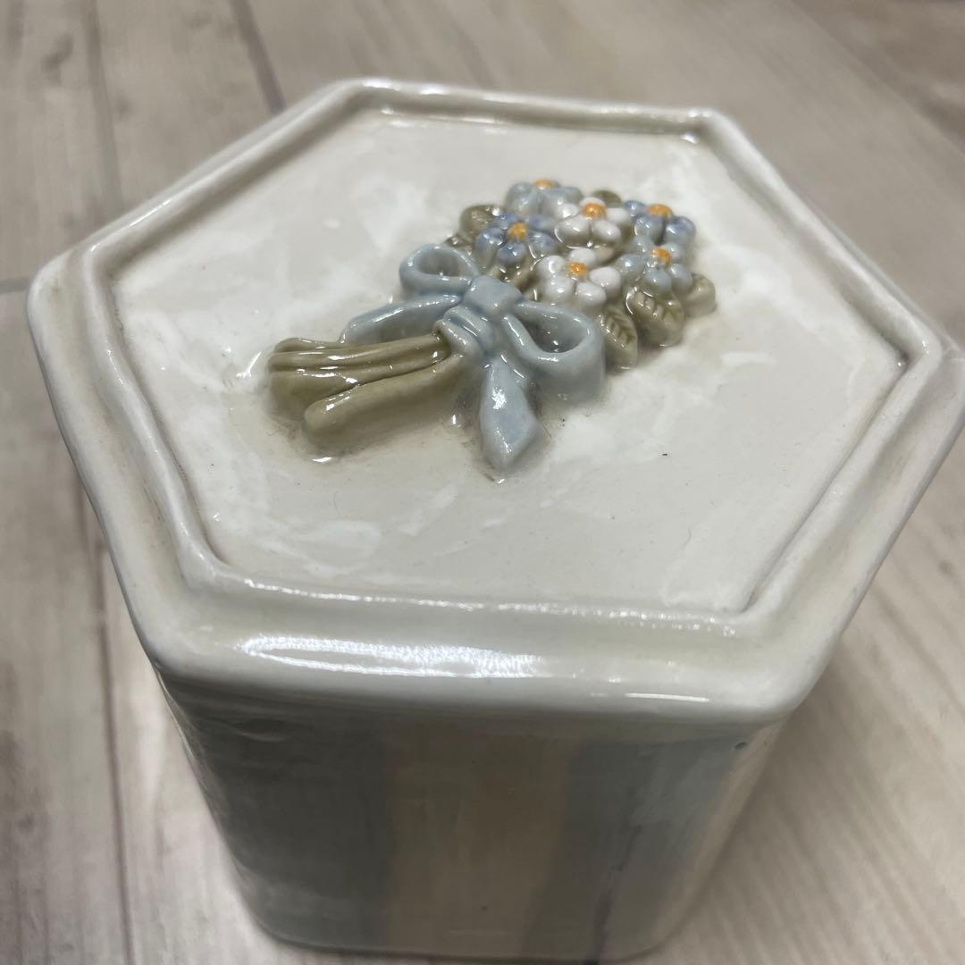 小園さやか　蓋もの　菓子入れ　キャニスター