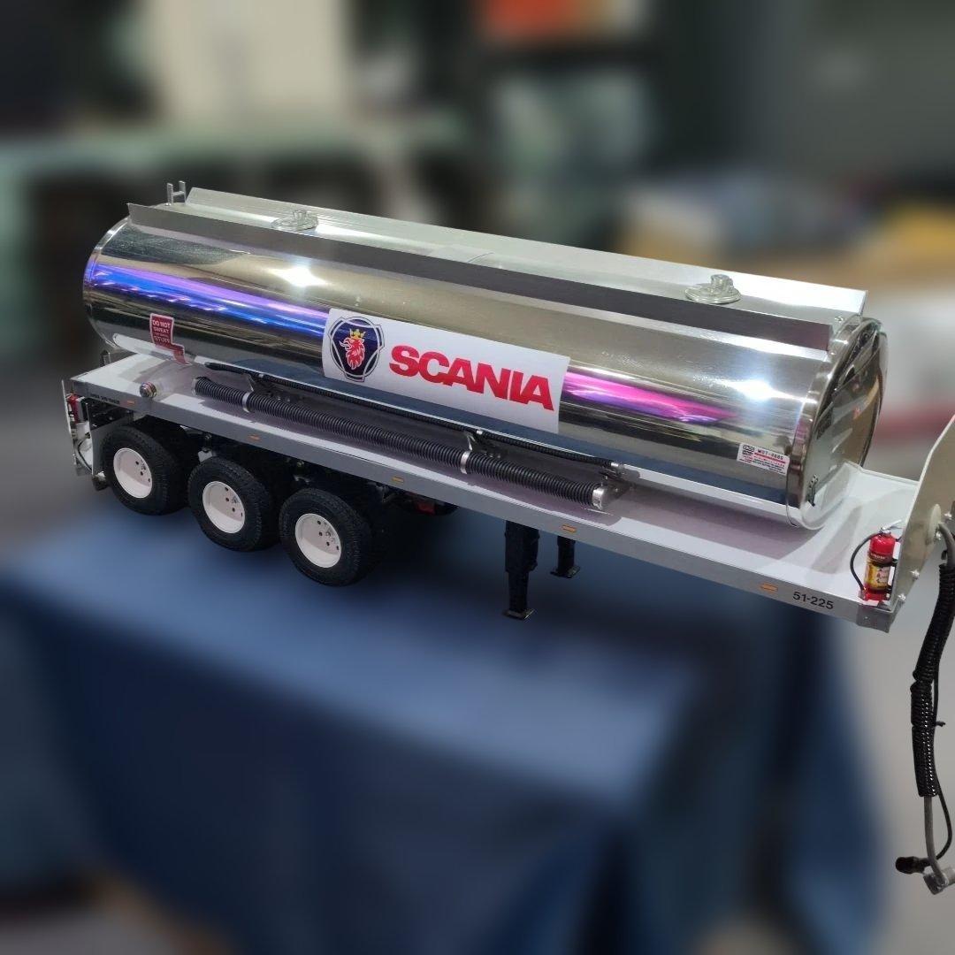 SCANIA メタルタンクトレーラー