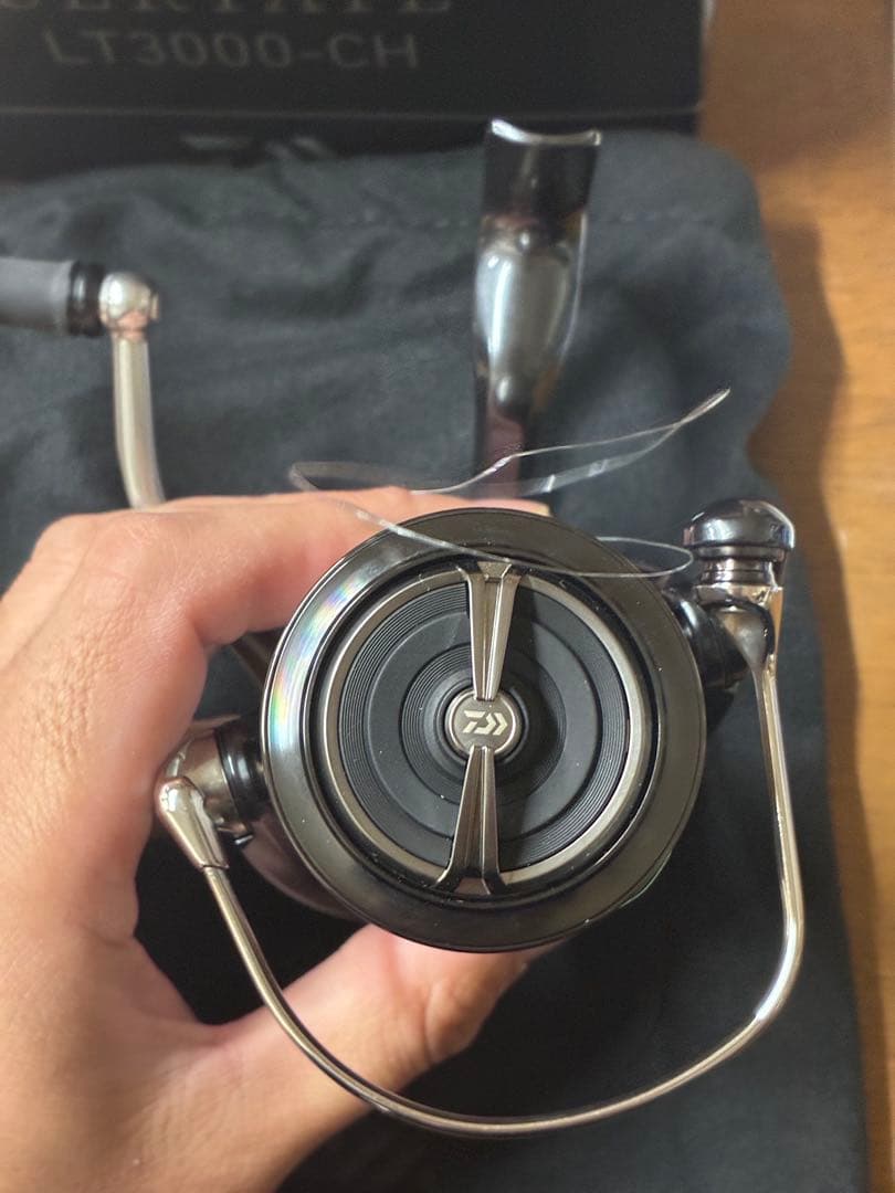 未使用　24セルテート LT3000-CH ダイワ　スピニングリール　サクラマス