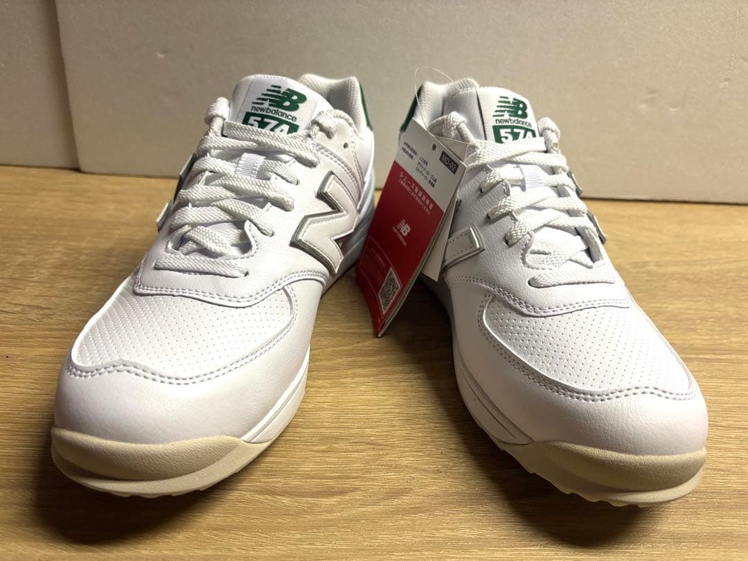 未使用 23.5cm 2Eニューバランスゴルフシューズ UGS574J3ホワイト