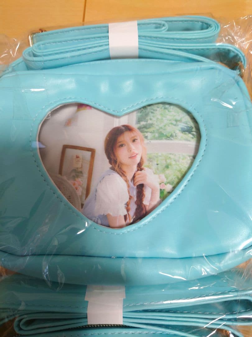 ILLITアイリットハート型窓付きバッグ 6個セットまとめ売り新品未使用タグ付き