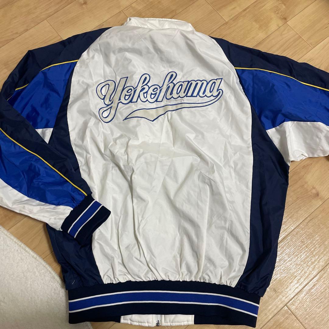 横浜DeNAベイスターズ　フルジッパーコート Fサイズ