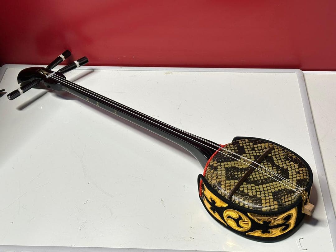 三線 蛇皮模様 ケース付き 沖縄三線 合成皮革蛇皮柄三味線