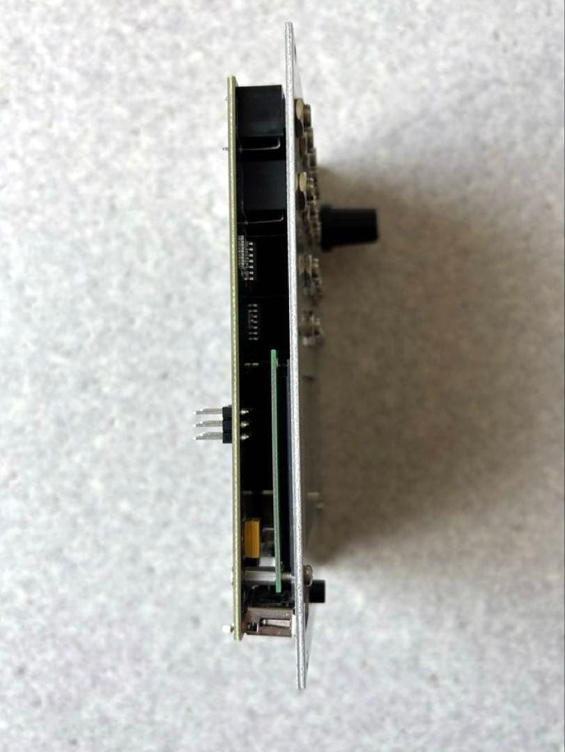 鍵盤楽器 Monome Teletype
