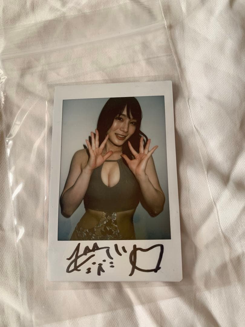 鈴村あいり 直筆サイン入り　チェキ airi suzumura 緑
