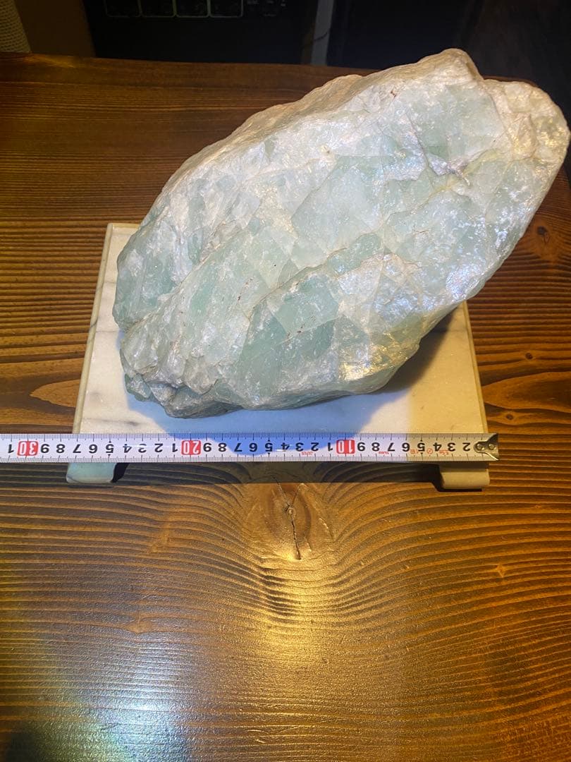 鉱物標本　大きな原石 重量級 台座付き