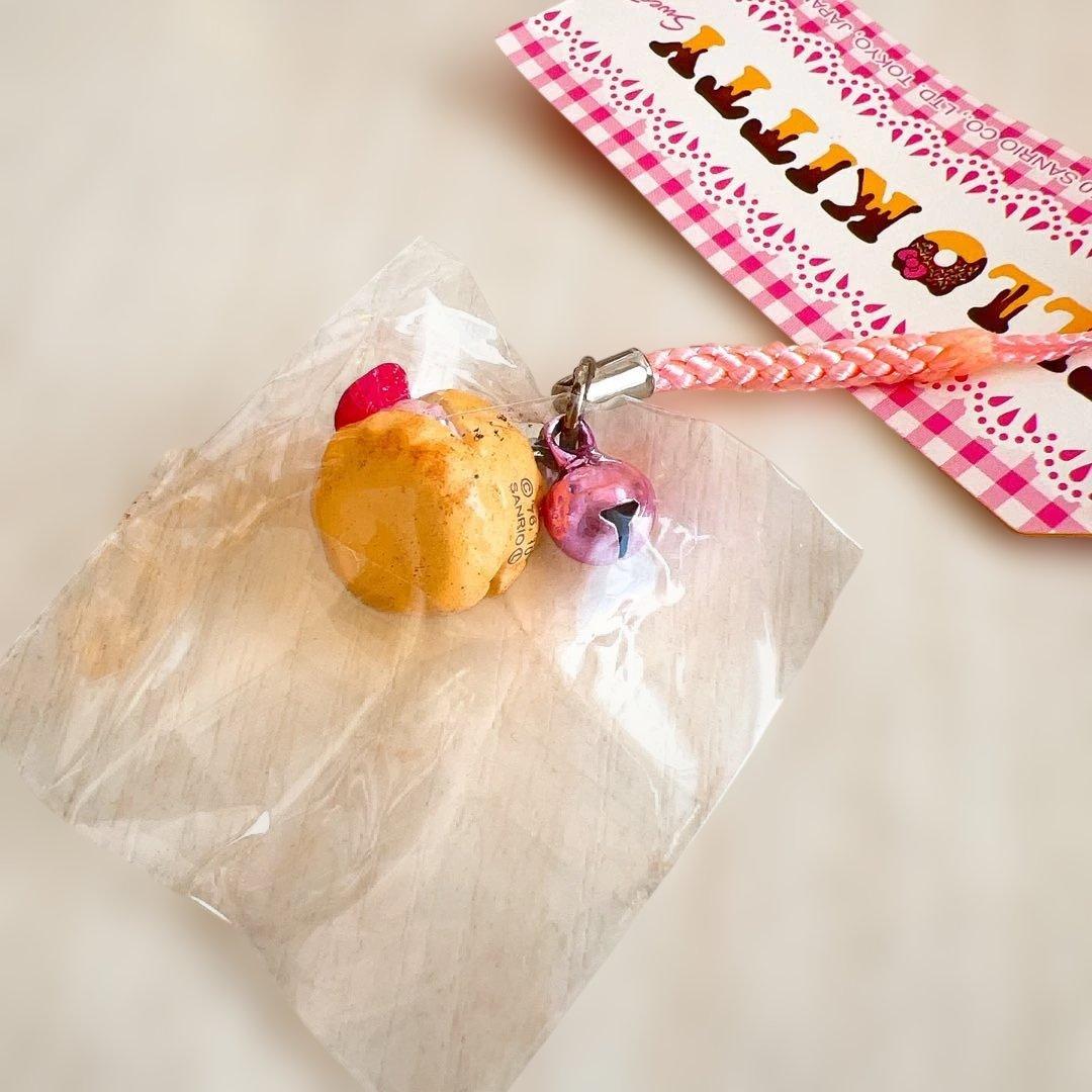 サンリオ　スイーツキティ　苺　シュークリーム根付け