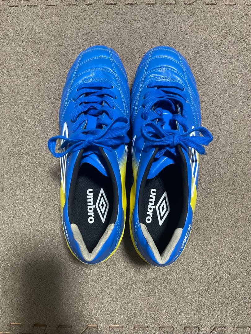 umbro ACCERDOR サッカーシューズ スパイク 青/黄　アンブロ