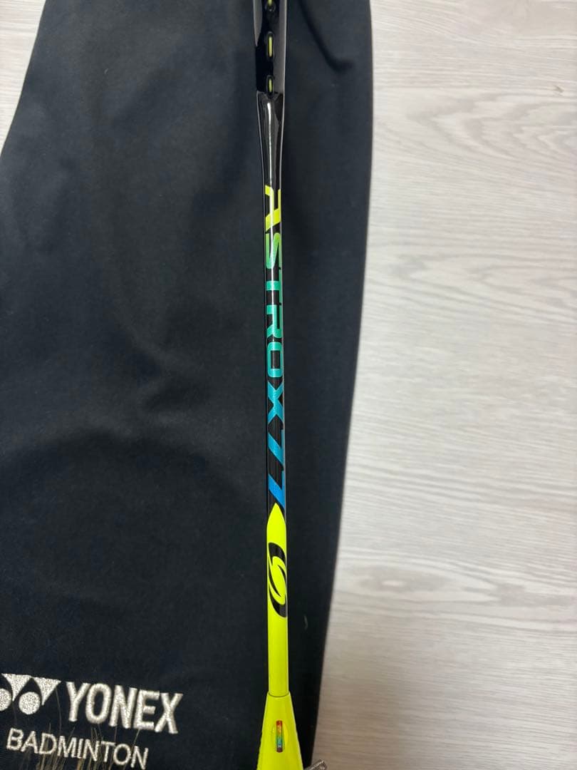 YONEX ASTROX 77 バドミントンラケット