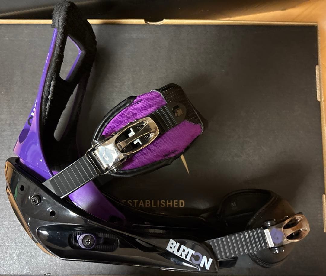 Burton スノーボードビインディングCUSTOM Mサイズ［訳あり］