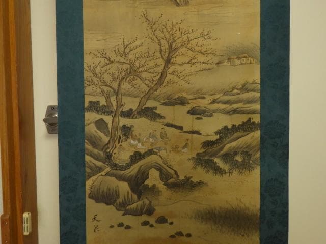 【値下】【掛軸】天泉 山水画 大型 約204cm 絹本 古画 骨董品（木箱付き）