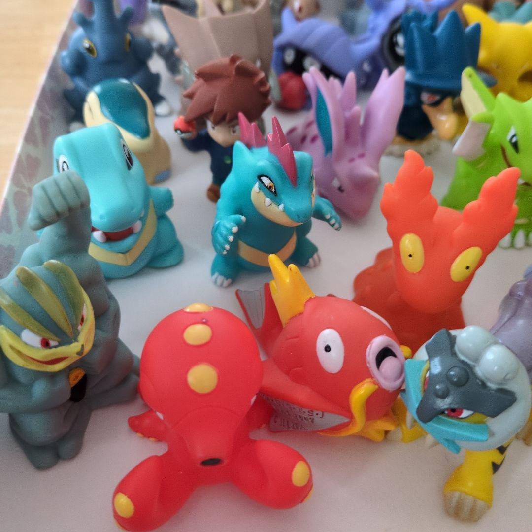 ポケモン フィギュア 　指人形セット 56個＋ミュウツーフィギュア　平成