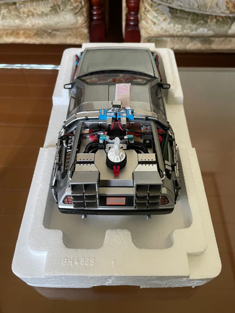 1/18 ホットウィール バックトゥーザフューチャー デロリアン未展示品