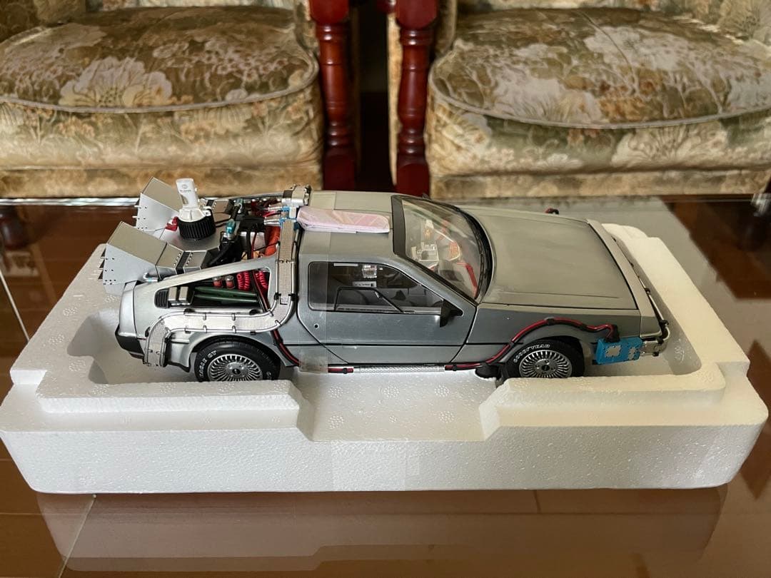 1/18 ホットウィール バックトゥーザフューチャー デロリアン未展示品