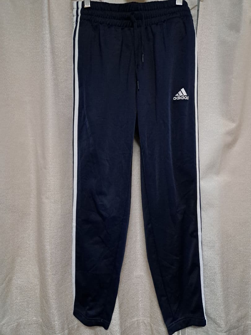 新品タグ付き！adidas ジャージ上下セット ネイビー タグ付き